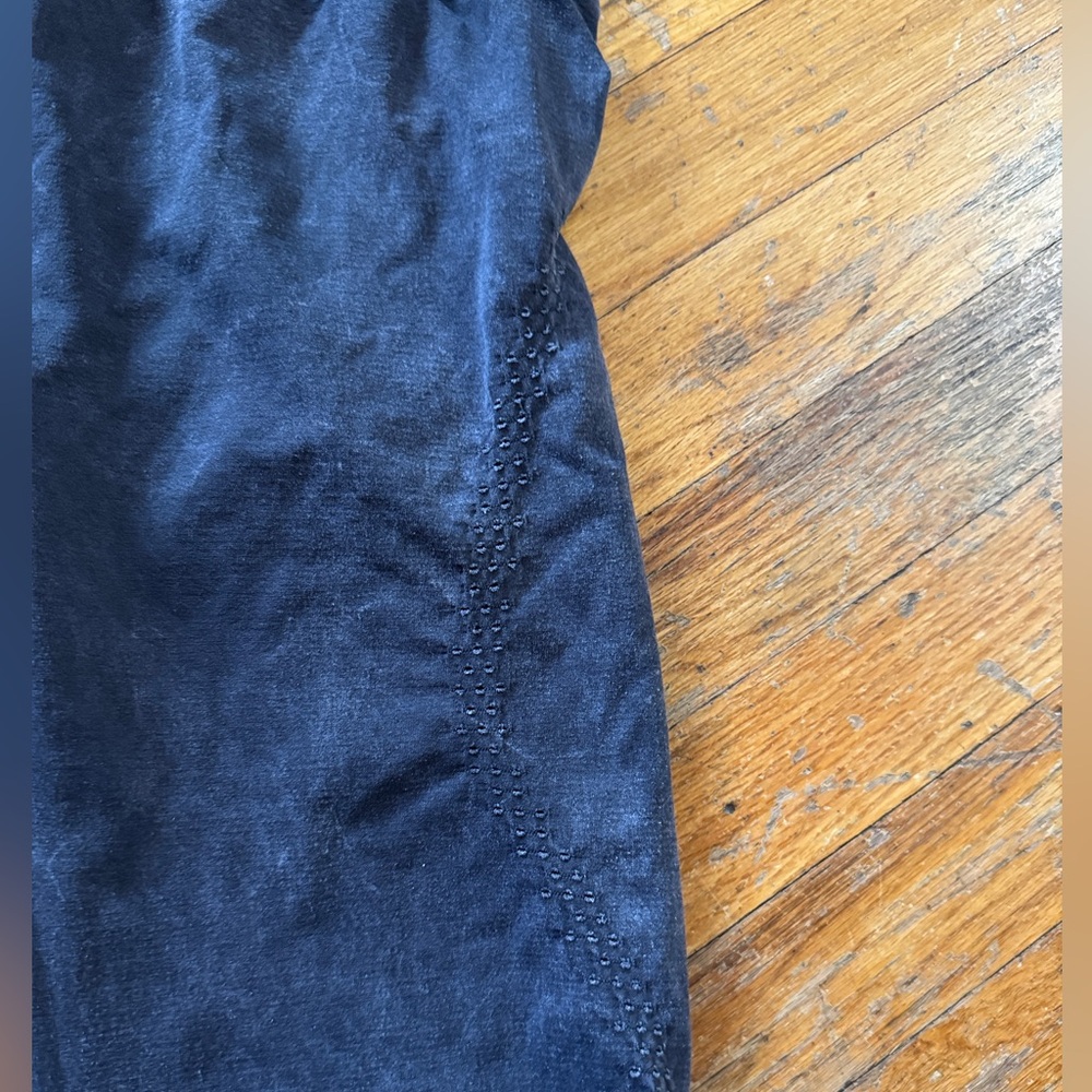 Flawed - NWOT - Free People Movement High-Rise‎ Good Karma Cropped Leggings - Picture 4 of 5